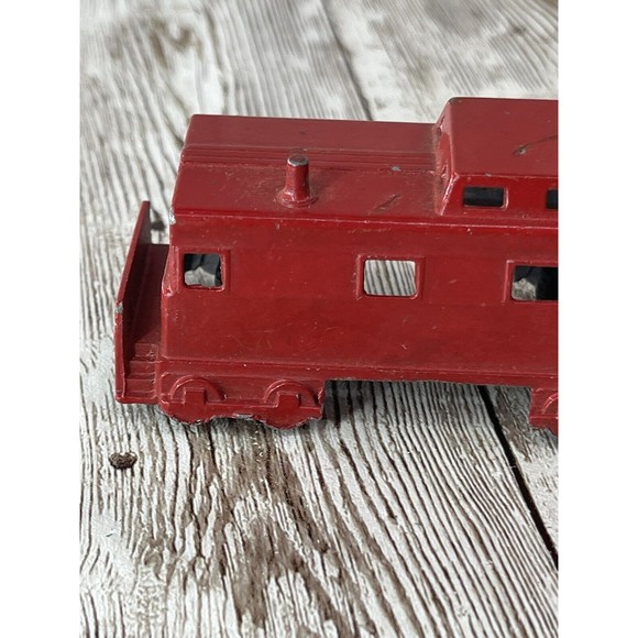 Vintage Midgetoy Rockford Ill Metal Red Caboose Train Car 3" Made in USA - Picture 8 of 16
